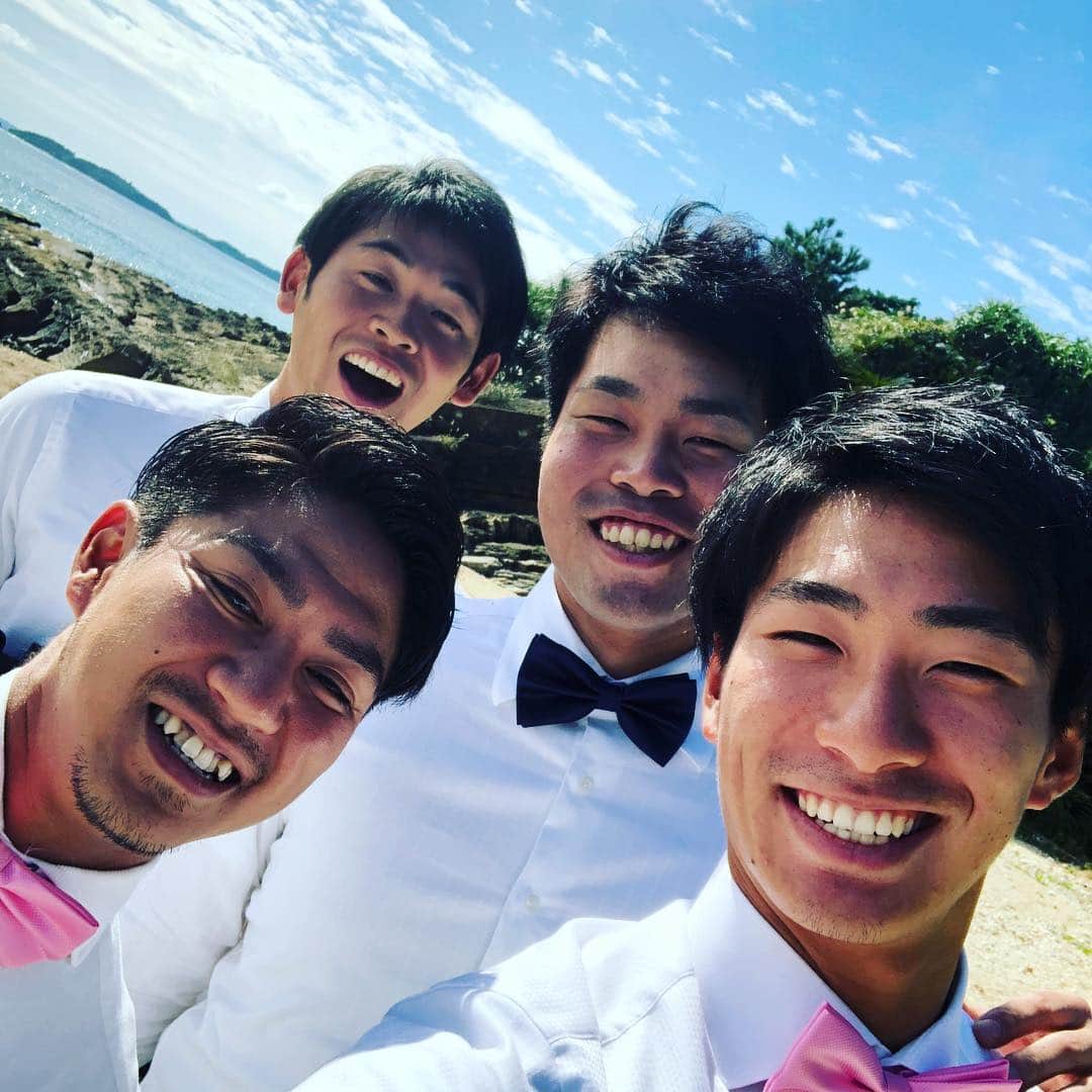 八百板卓丸のインスタグラム：「沖縄に結婚式で来てます！ 仙台と違ってめちゃくちゃ暖かい！ いやぁー結婚って良いですね✨ #沖縄 #結婚式 #仙台との気温の差 #今日帰るけどね #もう少し居たかった」