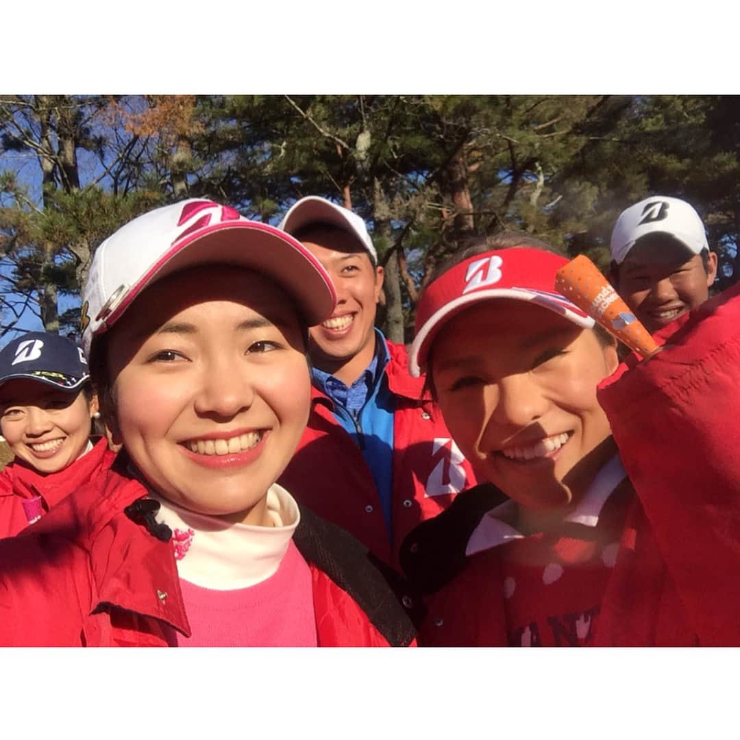 堀奈津佳さんのインスタグラム写真 - (堀奈津佳Instagram)「今日は、BRIDGISTONE GOLFファン感謝デーでした。ファンの皆様、ブリヂストンスタッフの方々ありがとうございました。 #女子プロゴルファーたくさん📸 #大好きな藍さんにもお会いできました😌 #BRIDGISTONE GOLF ドリームフェスタ2017」12月7日 23時09分 - natsuka_hori