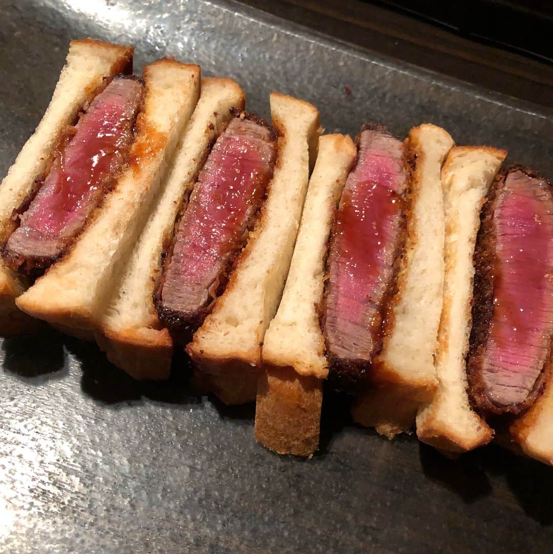 前田健太さんのインスタグラム写真 - (前田健太Instagram)「SATOブリアン🤤 大好きな焼肉を食べに行きました。うますぎた。。 #焼肉#satoブリアン  #感動するぐらいおいしい #やばかった #タンが大好き #最近カルビが食べれない #これは年のせいなのか」12月7日 16時47分 - 18_maeken