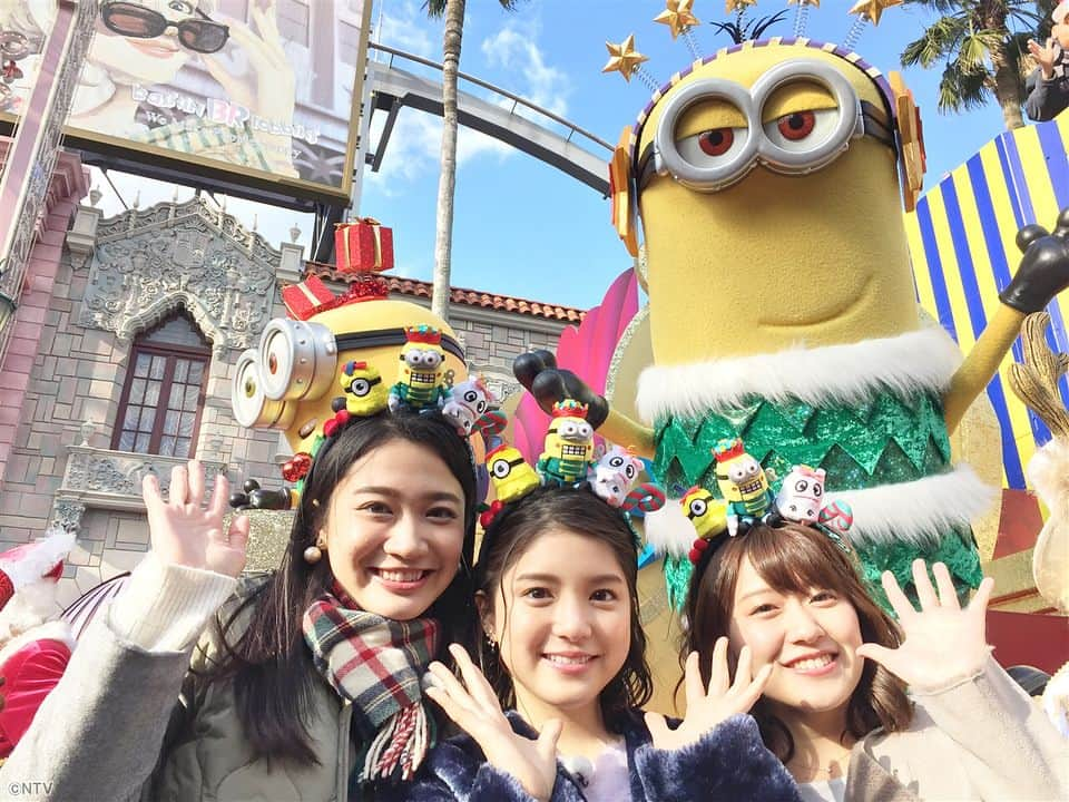 ZIP!さんのインスタグラム写真 - (ZIP!Instagram)「🌎USJクリスマス🎄😆💕 #明日のZIP! #うみナビ #USJ #USJクリスマス #ミニオン #ハチャメチャ #天使のくれた奇跡 #プレミアム情報 #Xmas #クリスマス #川島海荷 #尾崎里紗 #長谷川眞優 #ZIP!」12月7日 17時45分 - ntvzip