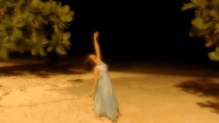 花原あんりのインスタグラム：「グアムの海で踊りました(o^^o)💗 見てくださったら嬉しいです😊🍀 #花原あんり #グアム #海 #ダンス #踊ってみた #砂浜 #また行きたいな」