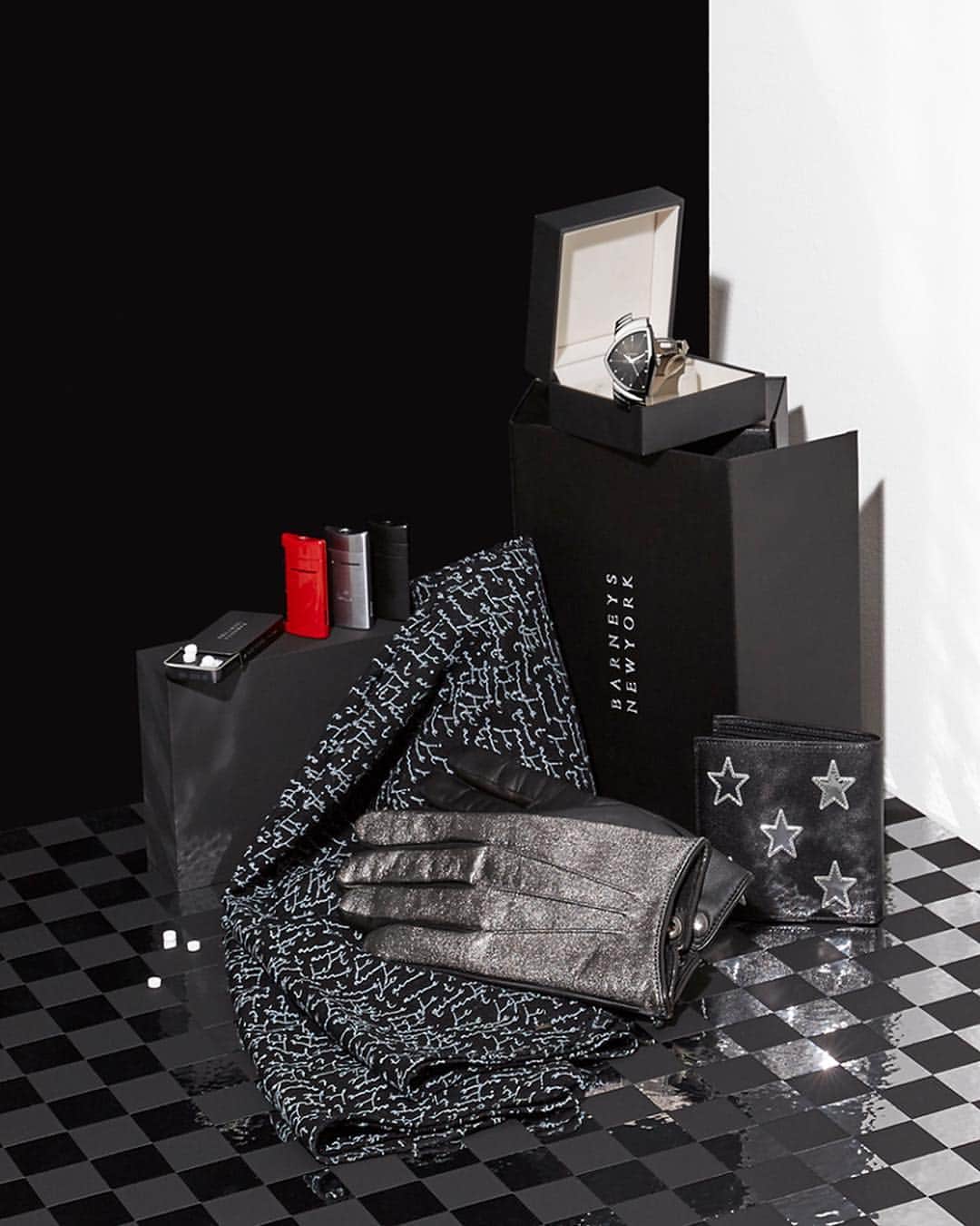 のインスタグラム：「HOLIDAY GIFT IDEA for ROCKIN' BOYFRIEND #CorrealeGloves #glove #SaintLaurent #Accessories #Scarf #Wallet #CardCase #STDupont #cigarettelighter #Hamilton #Watch #Holiday #Gift #mensfashion #fashion #styling #christmas #Xmas #クリスマス #HolidayMood #BNYHoliday #happyhugholiday #BarneysHug #BarneysJapan #バーニーズニューヨーク #givegoodgift #MagicMix」