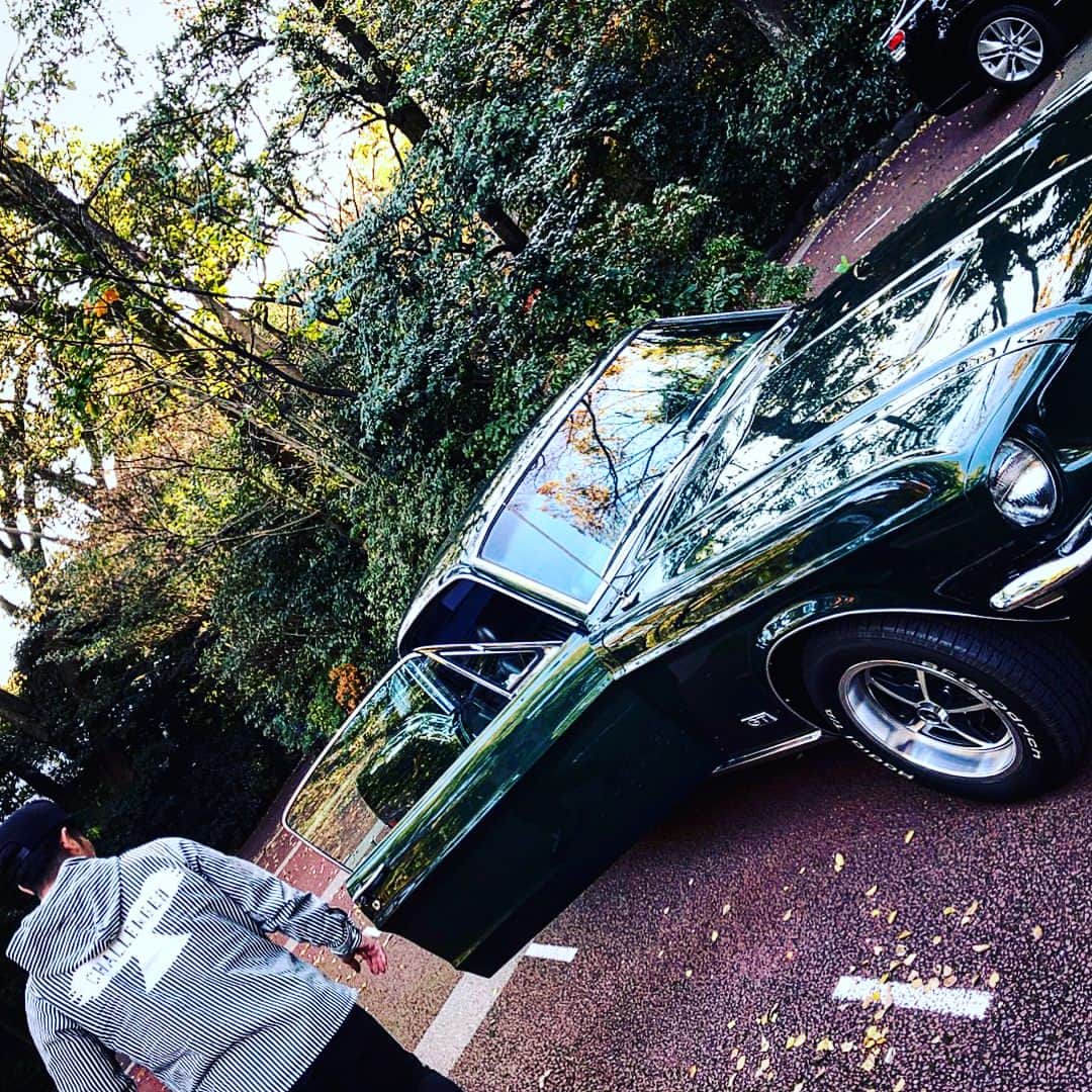 祖父江大輔のインスタグラム：「#68FB #mustang #fastback # #challenger」