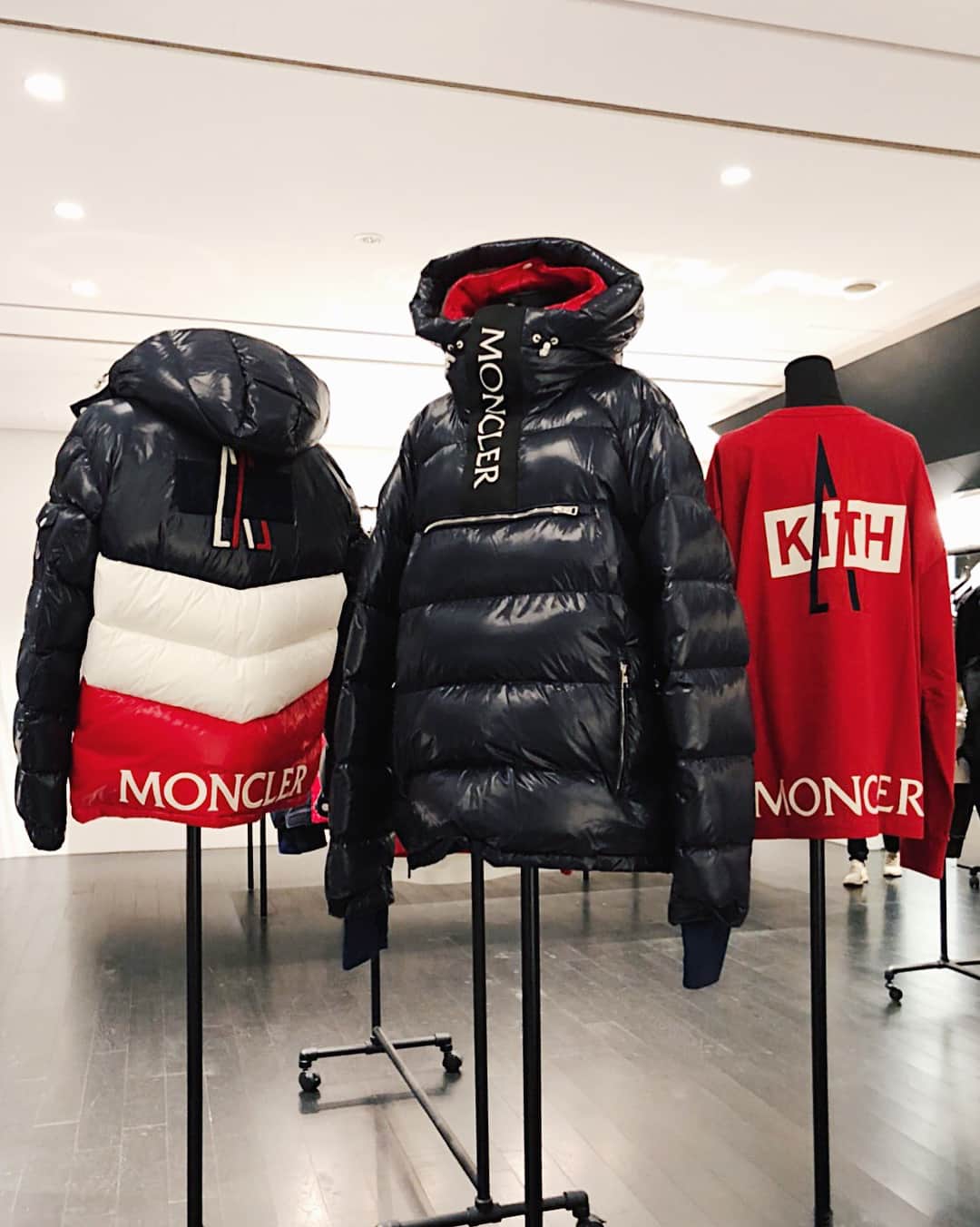 のインスタグラム：「12/8 11:00AM 店頭販売スタート LAUNCHING TOMORROW >>>>> @moncler × @kith . . . . . @restirofficial #restir #moncler #kith」