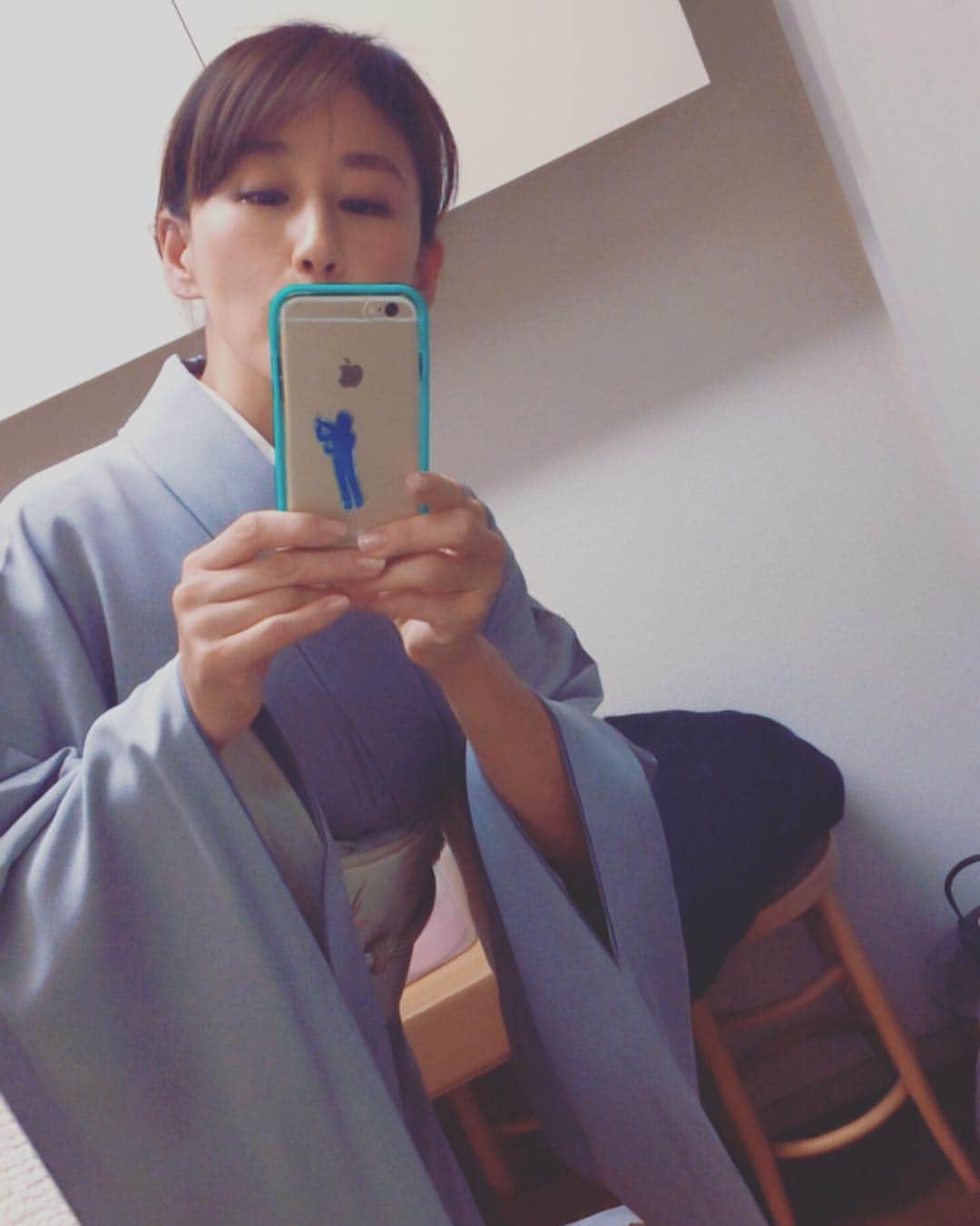 斉藤りさのインスタグラム：「スパルタお茶のお稽古 週末 京都で茶事😳 しかも先生の同僚まで いらっしゃると言う‥ ちゃんと亭主務まるんか⁉︎ 今日は太もも筋肉痛になりそう💦」