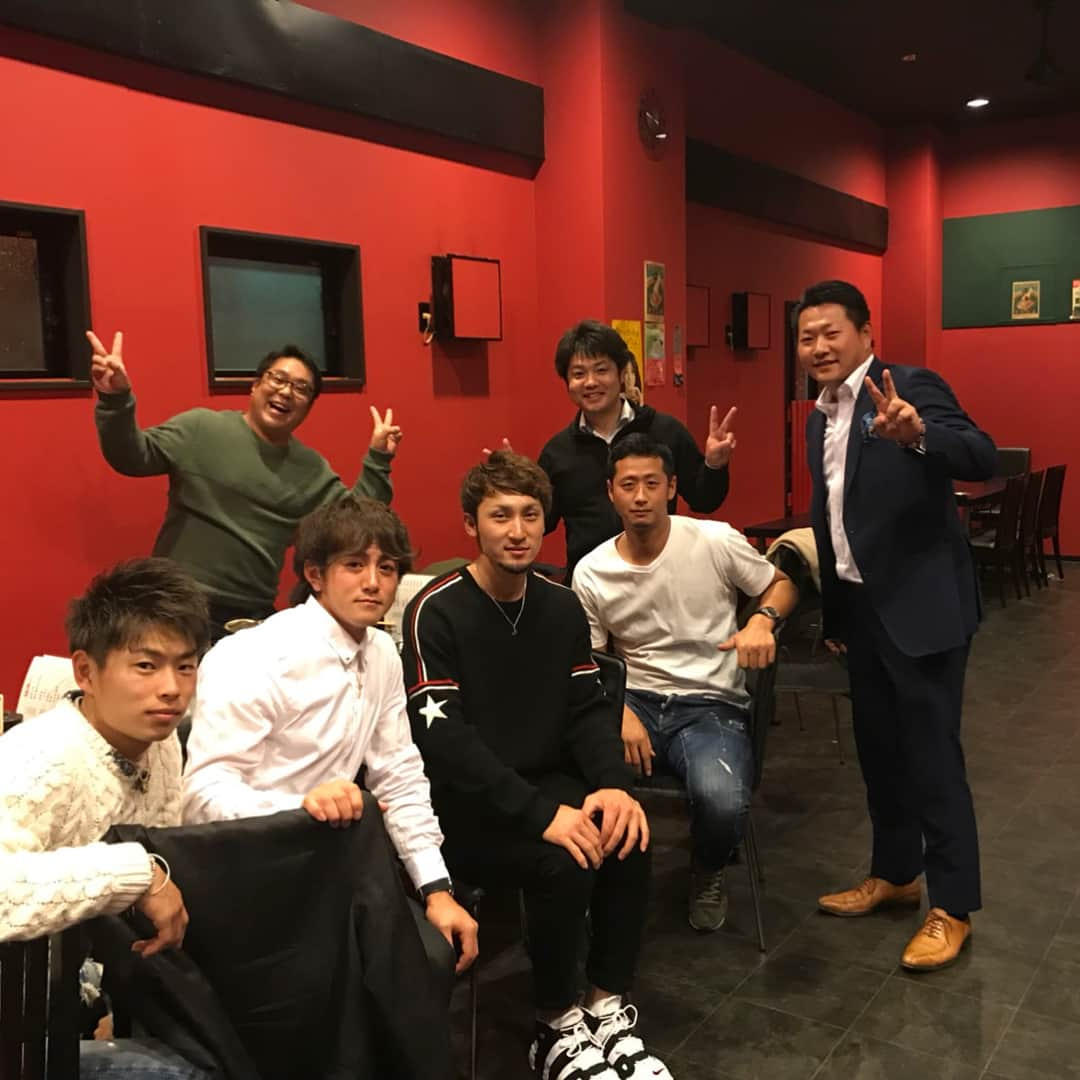 伊藤光さんのインスタグラム写真 - (伊藤光Instagram)「昨日はトークショーでした！ あっという間に終わってしまいましたが、自然な感じで話したりできたのでよかったし楽しかったです😬 またこういう機会があればいいな😬 ありがとうございました‼️ #伊藤光 #吉田一将 #小田裕也 #山岡泰輔」12月22日 14時29分 - hikaruitoh29