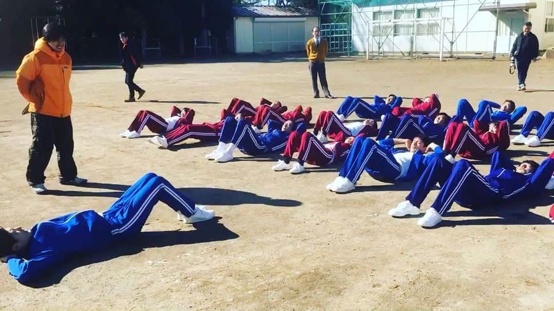 テレビ朝日「オトナ高校」のインスタグラム：「. なにこれ🤣🤣🤣 チェリート、リーダー立候補ってこういうこと⁉️ . #オトナ高校 #テレビ朝日 #本編特別先行大公開 #最終回 #どうしてこうなるパート２🤣 #この動画はまだリハーサル段階 #オンエア版は #もっともっとぶっ飛びます #みんな笑いを堪えるのに必死 #どこからがお芝居で #どこからが素なのか #もう誰にも分からない #スパルタチェリート #チェリートのチェリートによるチェリートのための運動」