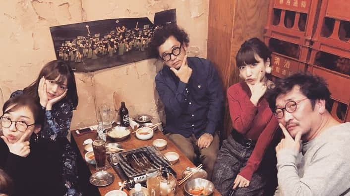 加護亜依さんのインスタグラム写真 - (加護亜依Instagram)「私の妹！サランちゃんこと篠崎愛ちゃん😍 可愛い可愛い〜💕 と、具義さん桃ちゃんキンタカオさんと💖💖💖 次は新年会で👍 明後日は広島だよ！ #焼肉 #忘年会 #渋谷 #どうげん #美味しい」12月8日 7時59分 - ai.1988kg