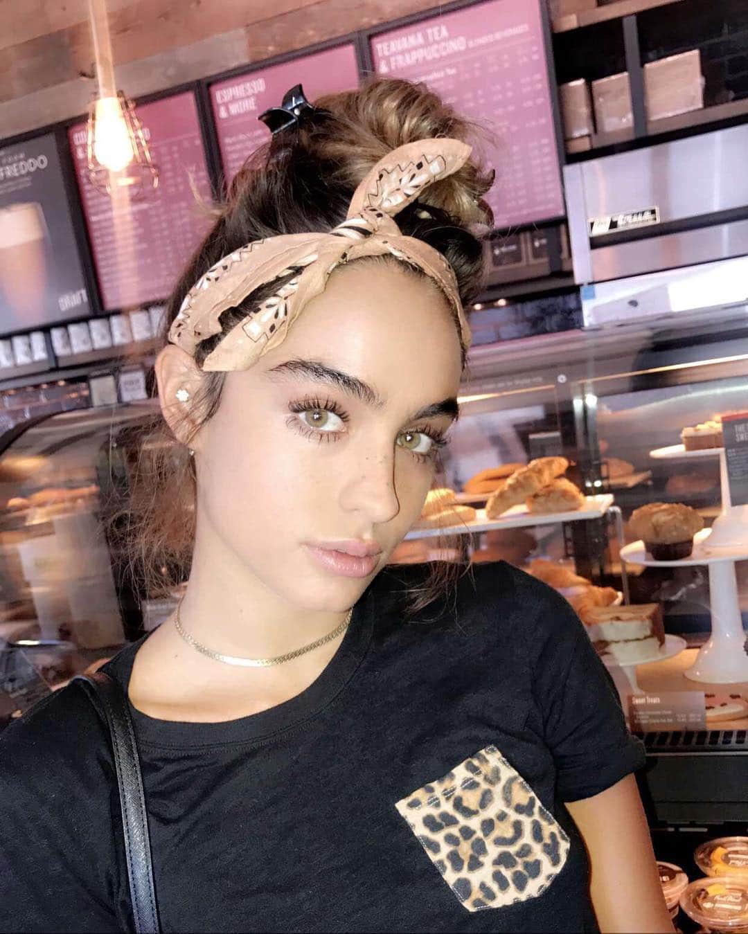 Sommer Rayさんのインスタグラム写真 - (Sommer RayInstagram)「starbucks is the best around Christmas time am i right or am i right」12月8日 10時45分 - sommerray