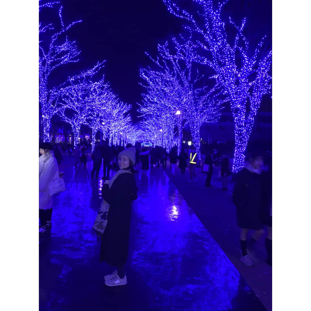 紗綾さんのインスタグラム写真 - (紗綾Instagram)「今年もこの方と、 去年と同じ場所でイルミネーションデート❤️⭐️ 石川えりな @ishikawa_erina  #代々木公園 #青の洞窟」12月8日 14時18分 - saaya_official_