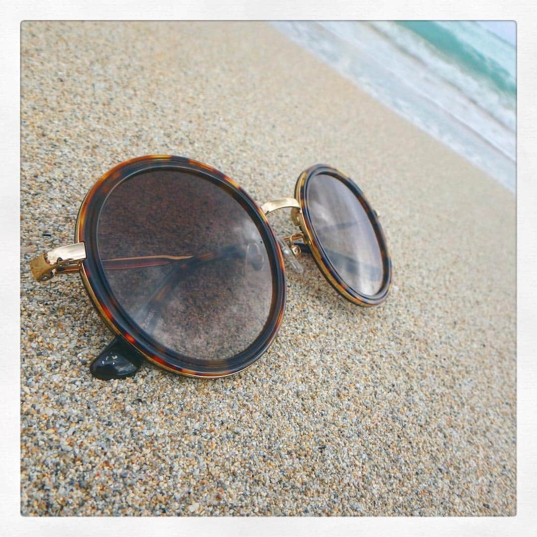 MAD JOURNEYのインスタグラム：「MDJ-07 DMBR _____________ #madjourney  #mdjhawaii #mdj07dmbr #hawaii #honolulu #waikiki #travel #fashion #sunglasses  #sweet . . #マッドジャーニー #sweetハワイ #撮影#サングラス」