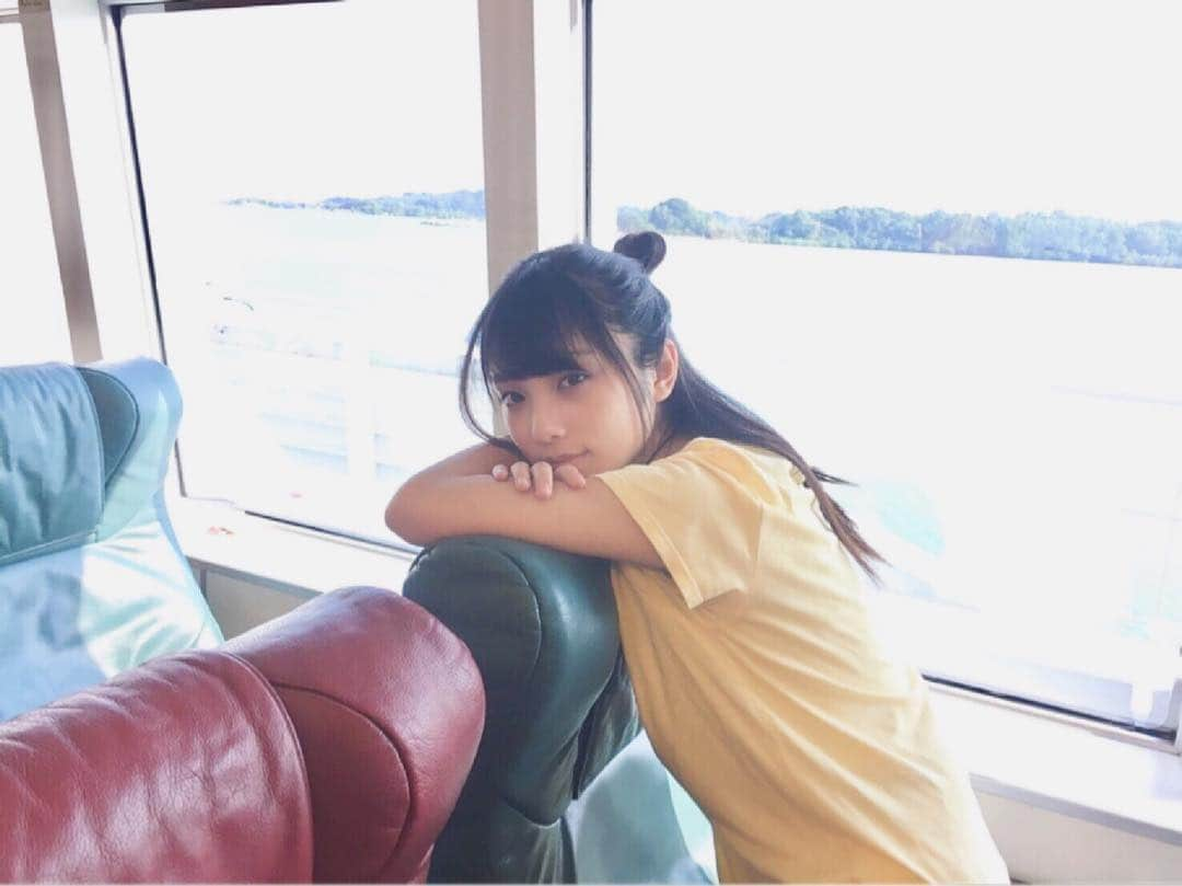 与田祐希さんのインスタグラム写真 - (与田祐希Instagram)「こんにちヨーダ~🎶 船旅も  ほぼ貸切状態で はしゃいでいたら あっという間に 到着しました。  #日向の温度 #与田祐希 #与田ちゃん #船旅」12月8日 16時29分 - gentoshayoda