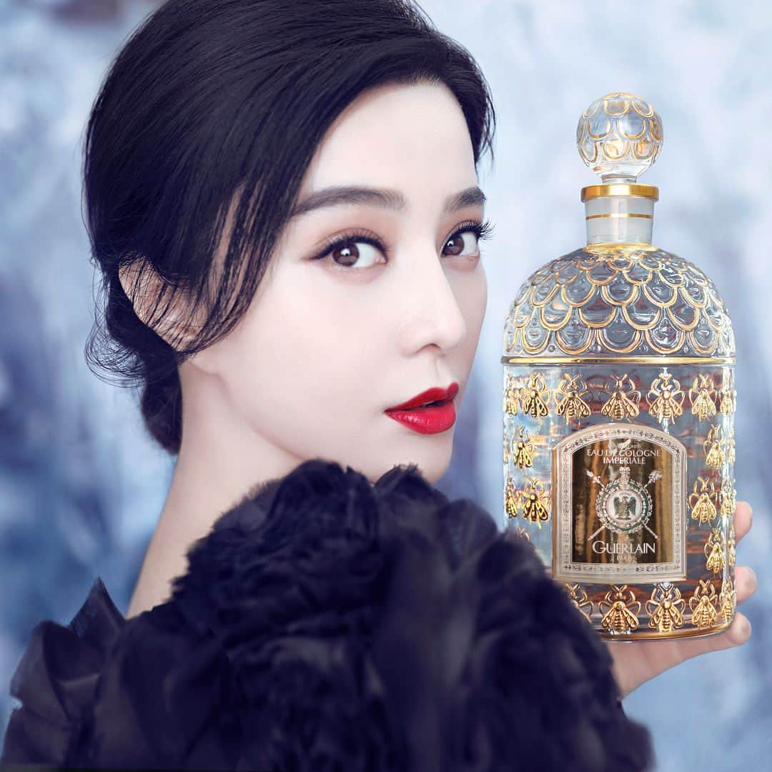 ファン・ビンビンさんのインスタグラム写真 - (ファン・ビンビンInstagram)「So excited to celebrate Guerlain’s 190 years of excellence and thrilled to be the new face of Guerlain. I always find it fascinating that Guerlain glorified modern women with radiance and elegance. #BeautyToEvolve  Come discover my story #InTheNameOfLove」12月8日 22時58分 - bingbing_fan