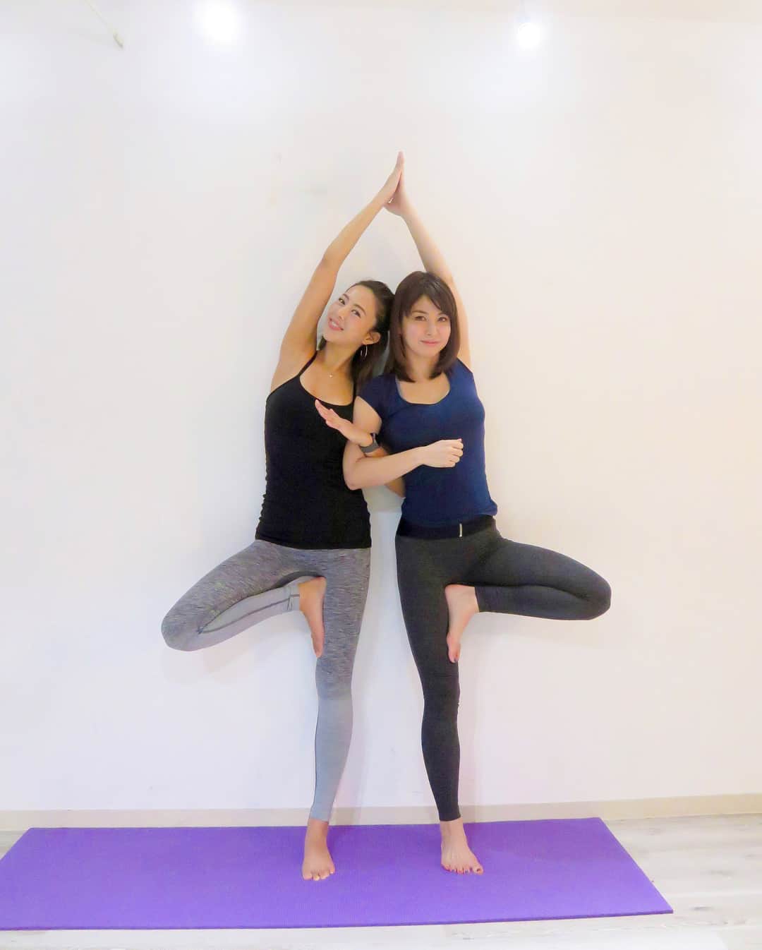 吉田夏海さんのインスタグラム写真 - (吉田夏海Instagram)「明日は初めてのヨガイベント🧘‍♀️❣️ . . ドキドキとワクワクがとまりません😳💓 . . しっかりみなさんとヨガで体を動かして楽しい1日の始まりのキッカケになれたらなと思ってます☀️ . . とにかくめちゃ緊張してますが初めてのイベントが @emi_yoga さんと一緒で心強いです😌🙏❤️ . . 明日みなさんにお会いできること心よりお待ちしております⭐️ . . #yoga #yogaevent #morningyoga」12月8日 23時29分 - natsumiiiiiiiiiii