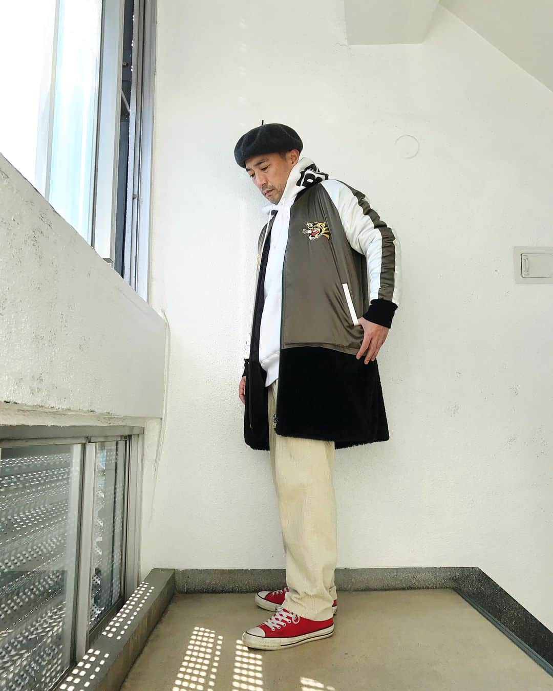マックダディのインスタグラム：「快晴東京🌞 何か良い事有りそうな^o^ height outlet storeオープンしました🏡 virgoと一緒に作成したサテンロングジャケットはスカジャンタイプのデザインがナイスなアイテムです！ #mackdaddy20thanniversary #mackdaddy20th #virgowearworks #スカジャン #satin #upperfield#代々木上原 #tokyo #highstreet #highstreetfashion #tokyo」