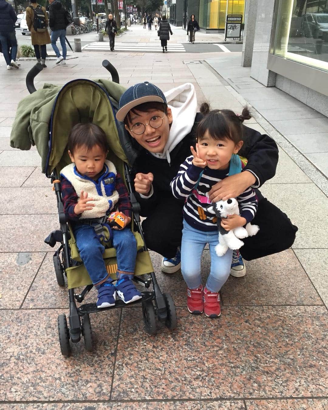 亜生さんのインスタグラム写真 - (亜生Instagram)「友達の子供。めちゃくちゃかわいい。 みーちゃんとたいが。 ほしい。」12月9日 11時31分 - aseihurricane