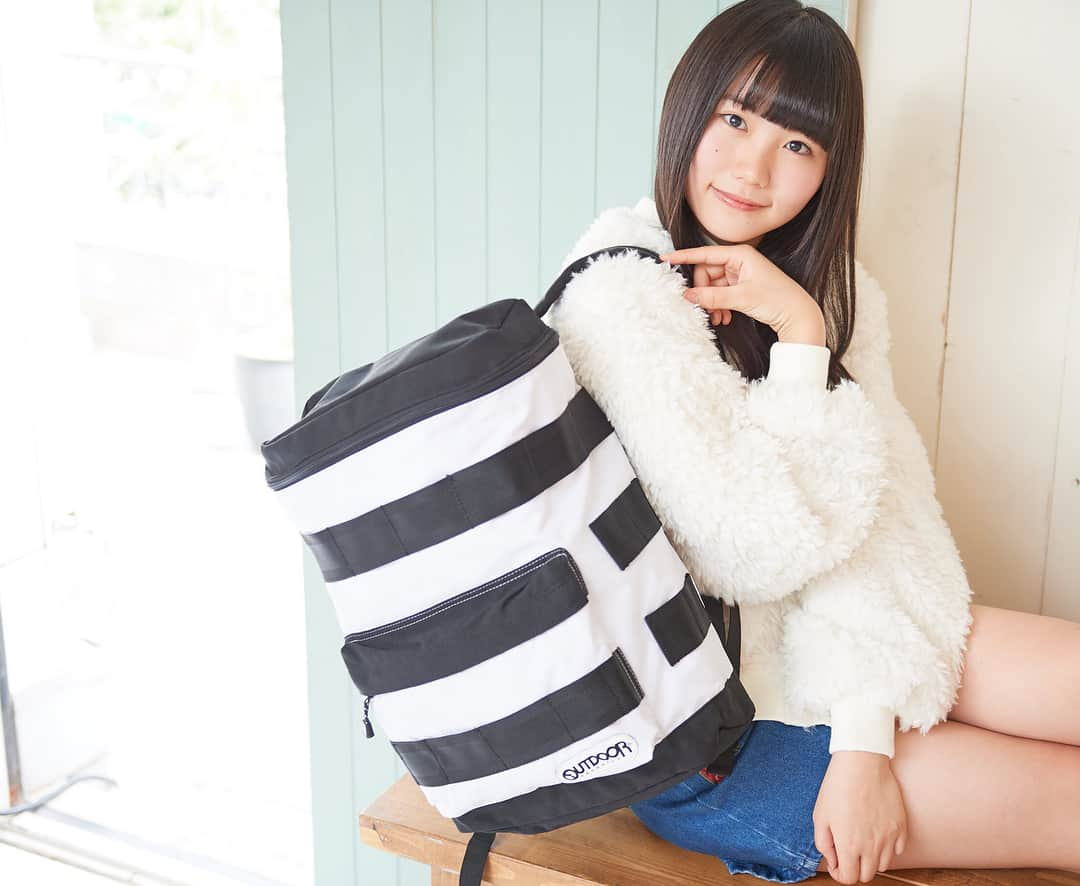 NGT48さんのインスタグラム写真 - (NGT48Instagram)「🎒 人気アウトドアブランドのOUTDOOR PRODUCTSさんがこの冬にオススメするバッグと一緒に、🍊つぐみん（小熊倫実）、🍄おかっぱ（高倉萌香）、⚾️れなぽん（長谷川玲奈）が撮影をさせていただきました。‬ 🎒 ‪明日発売（新潟は明後日）のFINE BOYSさんに掲載されていますので、バッグに合わせて、いつも違うテイストに挑戦した3人のファッションにも注目です。 🎒 #OUTDOORPRODUCTS #FINEBOYS #小熊倫実 #高倉萌香 #長谷川玲奈 ‪#NGT48‬」12月9日 22時32分 - official_ngt48