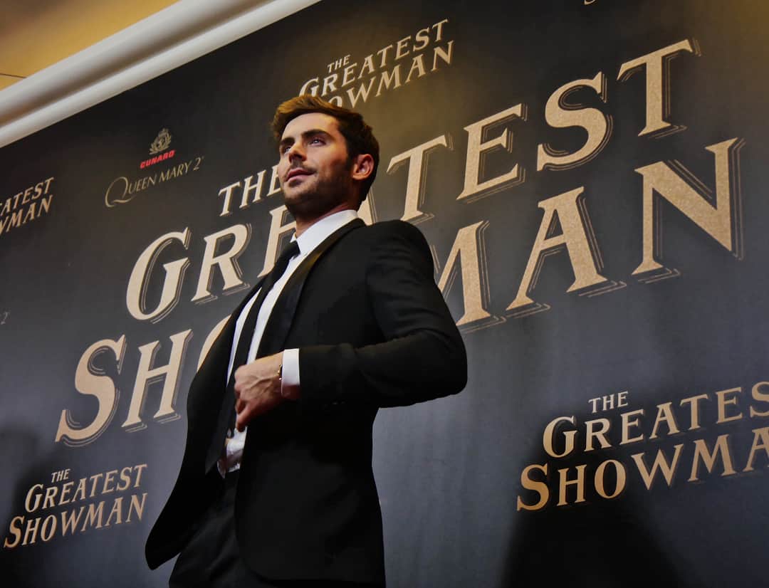 ザック・エフロンさんのインスタグラム写真 - (ザック・エフロンInstagram)「About last night. #GreatestShowman」12月9日 22時50分 - zacefron