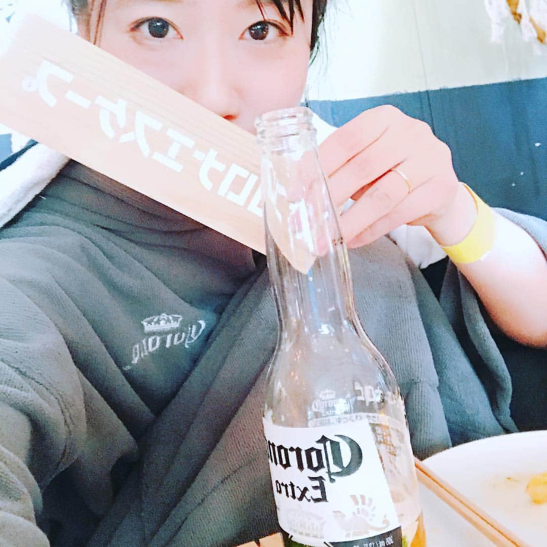 福嶋麻衣子のインスタグラム：「CORONA WINTER SAUNA @下北沢 pixivのれいぴーにお誘いいただき、タイガーモブ菊ちゃんと3人で行ってきました😍 こんな都会での屋外テントサウナ、キンキンの9℃水風呂、サウナ後のコロナビール！最高にととのいました！！」