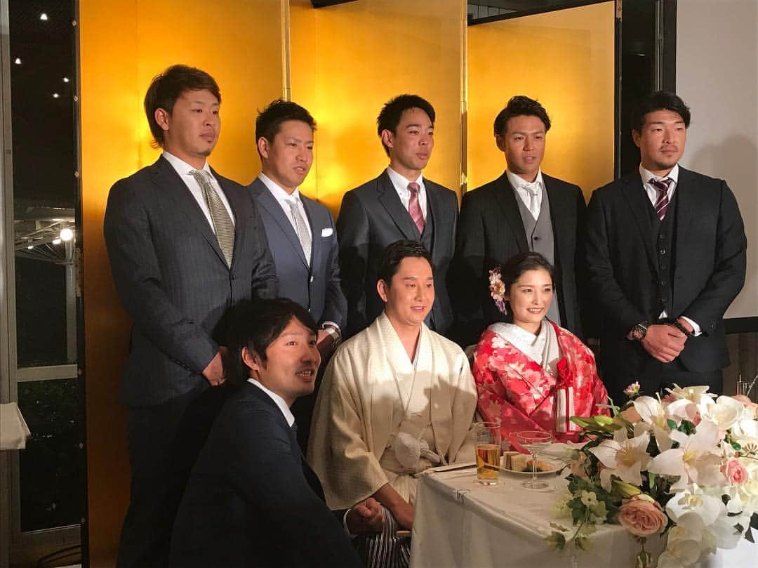 牧田和久さんのインスタグラム写真 - (牧田和久Instagram)「佐野くんの結婚式から野上くんの結婚パーティーに行って来ました♪ ここには載せられませんがとにかく凄かった😂 🎉㊗️ご結婚おめでとうございます㊗️ 🎉#happywedding  #野上亮磨 #石川梨華 さん #モーニング娘。 #結婚 #結婚パーティー  #武隈祥太 #浅村栄斗 #牧田和久 #秋山翔吾 #木村文紀 #田中靖洋 #埼玉西武ライオンズ #SaitamaSeibuLions #東京読売巨人軍  #YomiuriGiants #千葉ロッテマリーンズ #ChibaLotte」12月9日 20時46分 - k.makita_53