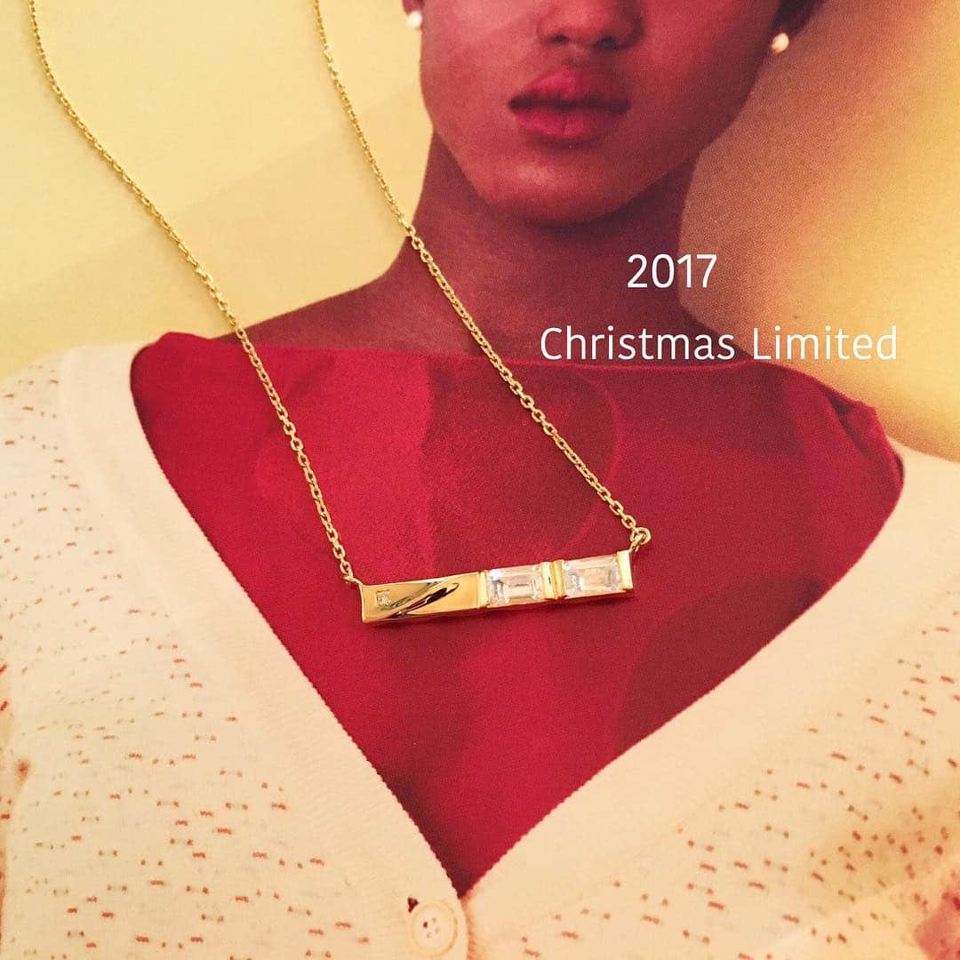 のインスタグラム：「・ glow meteorネックレス  SV K18YGコーティング  ダイヤモンド ムーンストーン 税込¥18,360（税抜¥17,000） ・ #クリスマス #christmas #limited #クリスマス限定 #ネックレス #ダイヤモンド#ムーンストーン #jewelry #JUPITER #ジュピター #DAIKANYAMA #代官山」