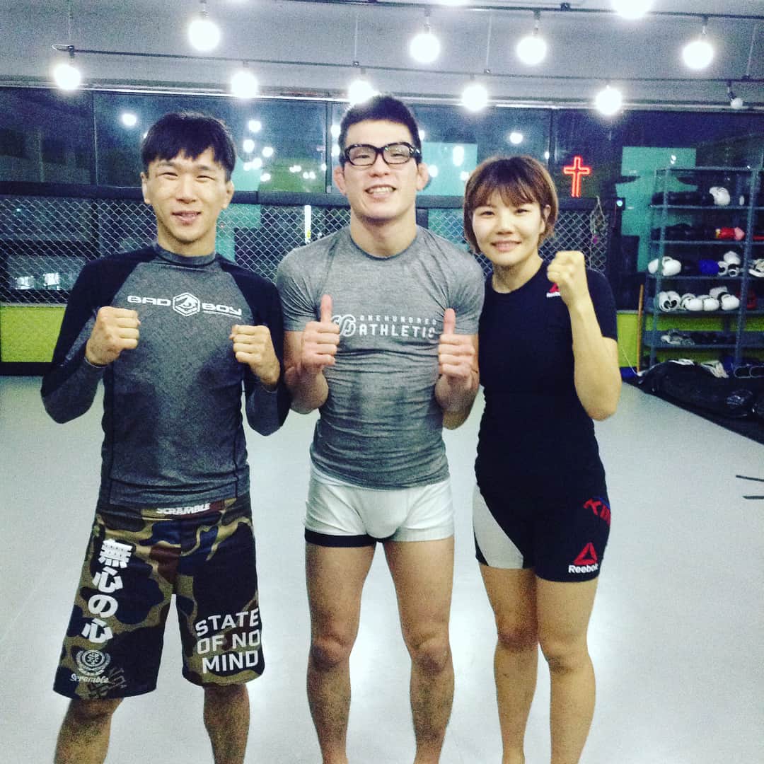 青木真也のインスタグラム：「韓国でセミナー。ジヨンもジェヒュンも仲良くしてくれてありがとう。韓国で空気を読んではいけないを発見。嬉しい。#korea#inchon #shinyaaoki」