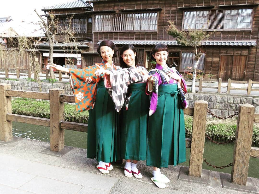 瀧本美織のインスタグラム：「😆👑✨ #越路吹雪物語#コーちゃん#なかよし三人組#乙羽信子 さん #咲妃みゆ ちゃん #月丘夢路 さん #早織 ちゃん」