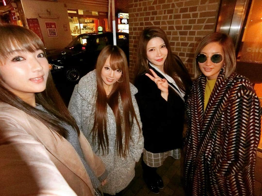 Hitomi（田中瞳）さんのインスタグラム写真 - (Hitomi（田中瞳）Instagram)「girls night:) 忘年会？？女子会？まぁどっちもw女の子は沢山話すことあるなぁw」12月11日 1時51分 - official_hitomitanaka