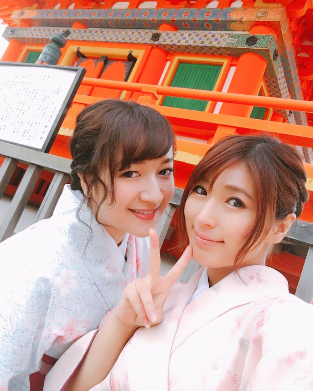 星野ナミのインスタグラム：「大好きなまいこはんと京都デート⛩👘🍵❤️ #清水寺 #抹茶 #京都 #着物 #蕎麦 #観光 #自撮り #selfie #selfiesunday #ss」