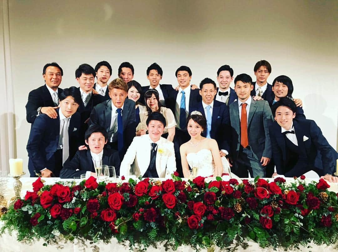 矢島倫太郎のインスタグラム：「こうじ結婚おめでとう！！！ #明治大学体育会サッカー部 #二号部屋 #感動でした」