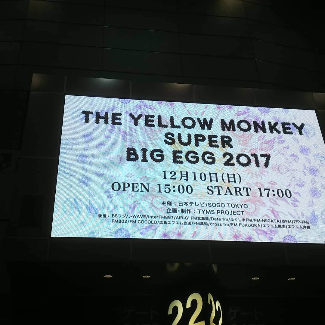 小野竜輔さんのインスタグラム写真 - (小野竜輔Instagram)「今日は社員さんに、THE YELLOW MONKEYのライブを観に東京ドームに連れてってもらいました！  あんなセクシーでかっこええ50代おるんかってくらい凄かった！ 演出もおしゃれすぎるし生で聴くプライマル。で昇天しました。  最高の日曜日やで！  #THEYELLOWMONKEY #イエモン #伝説のバンドやで #かっこよすぎた #幸せ」12月10日 21時19分 - onodora0813