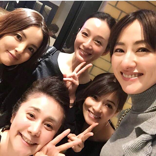 竹中友紀子のインスタグラム：「#美st忘年会  #毎年恒例 #コスプレカラオケ大会  #サンシャイン池崎  #今年もおつかれさまでした  #美st  #竹中友紀子」