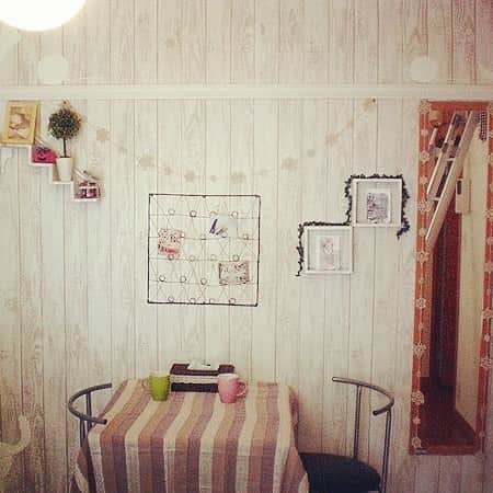 レオパリスくんさんのインスタグラム写真 レオパリスくんinstagram ౪ O Mydiy O ナチュラルな板壁調の壁紙とインテリアがとってもかわいいカフェ風のお部屋 身も心も温まりそう レオパレス21 ひとり暮らし Mydiy Leo Mydiy 部屋 インテリア