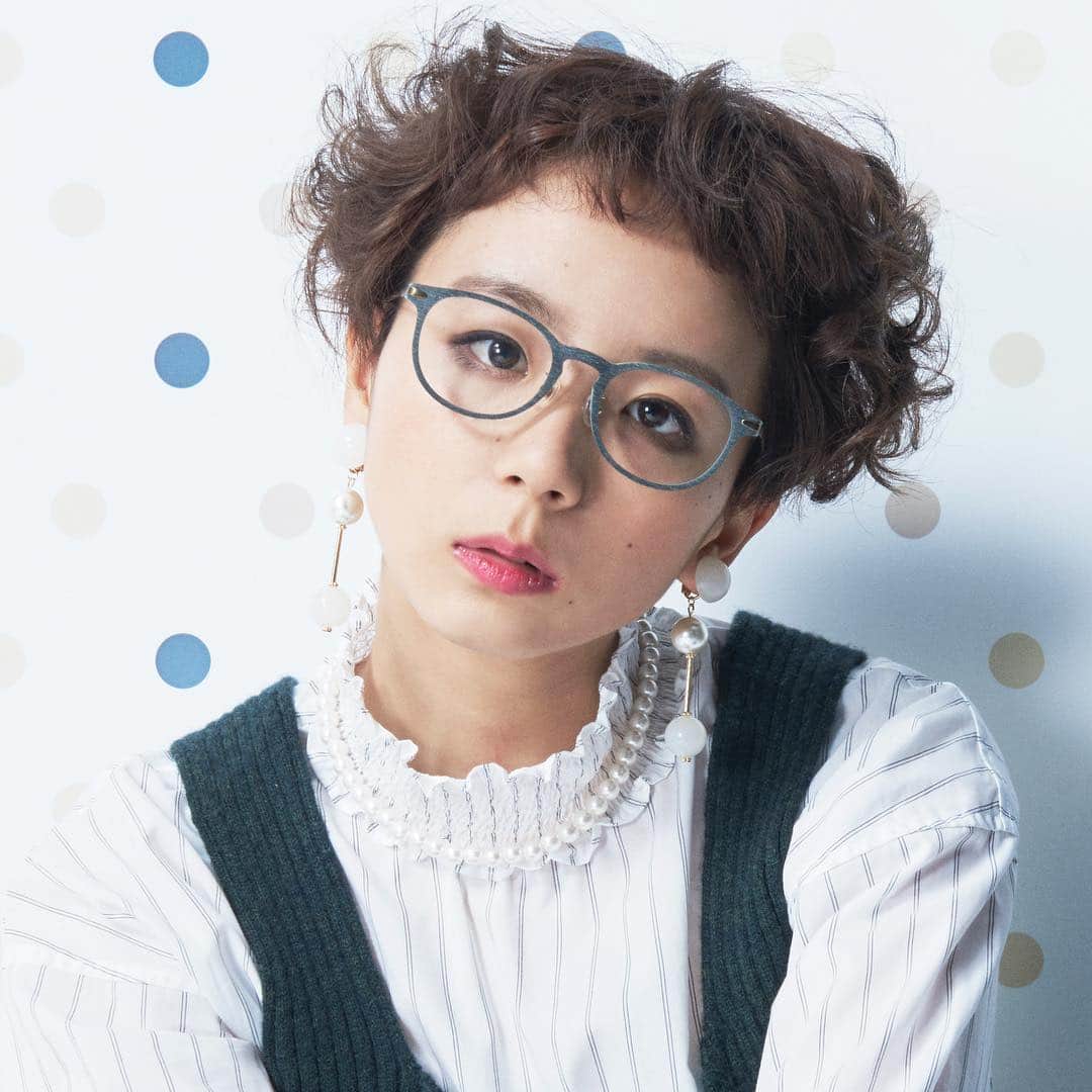 JINS公式のインスタグラム
