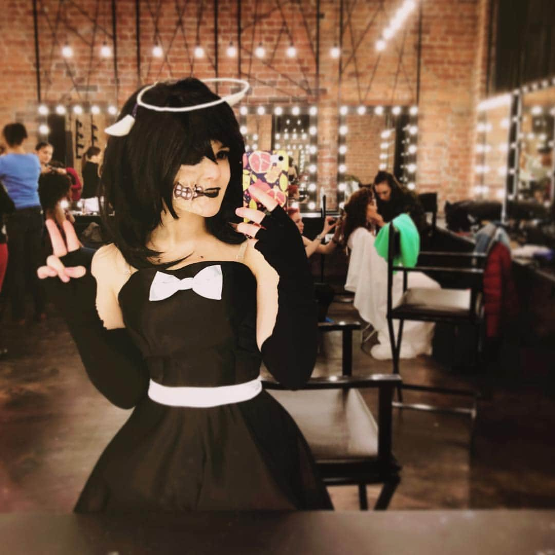 Meepo Team Dota2のインスタグラム：「Angel Alice from #bendyandtheinkmachine by @youtuuu  #game #blackhair #demon #angel #cosplay」