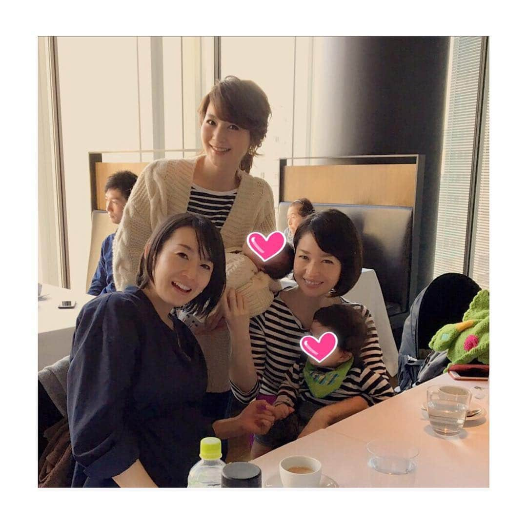 秋元玲奈さんのインスタグラム写真 - (秋元玲奈Instagram)「息子、松丸さんベビーと初対面👶🍼 #5人初ランチ #ボーダー率高め #同学年 #2017年生まれ #狩野ベビーも楽しみ」12月11日 19時05分 - rena_akimoto