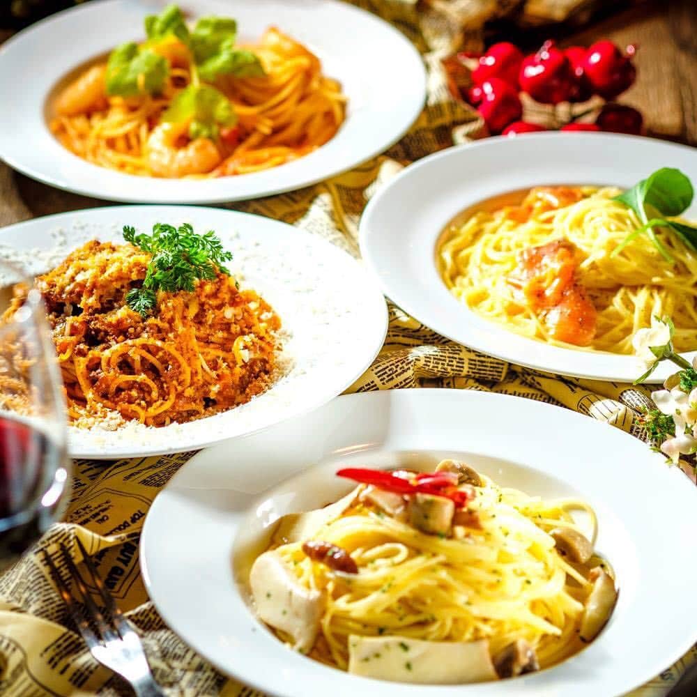 Cheese Cafe ラメゾン301 Bonjourのインスタグラム：「ランチのパスタは全部で4種！ラクレットチーズバーガー以外にもおすすめメニューはたくさんあります♪お気軽にスタッフにお尋ね下さい◎ チーズカフェ ラメゾン301 LaMaison301 三宮店 兵庫県神戸市中央区北長狭通1-2-2 キャラバンビル3F 078-333-6473」