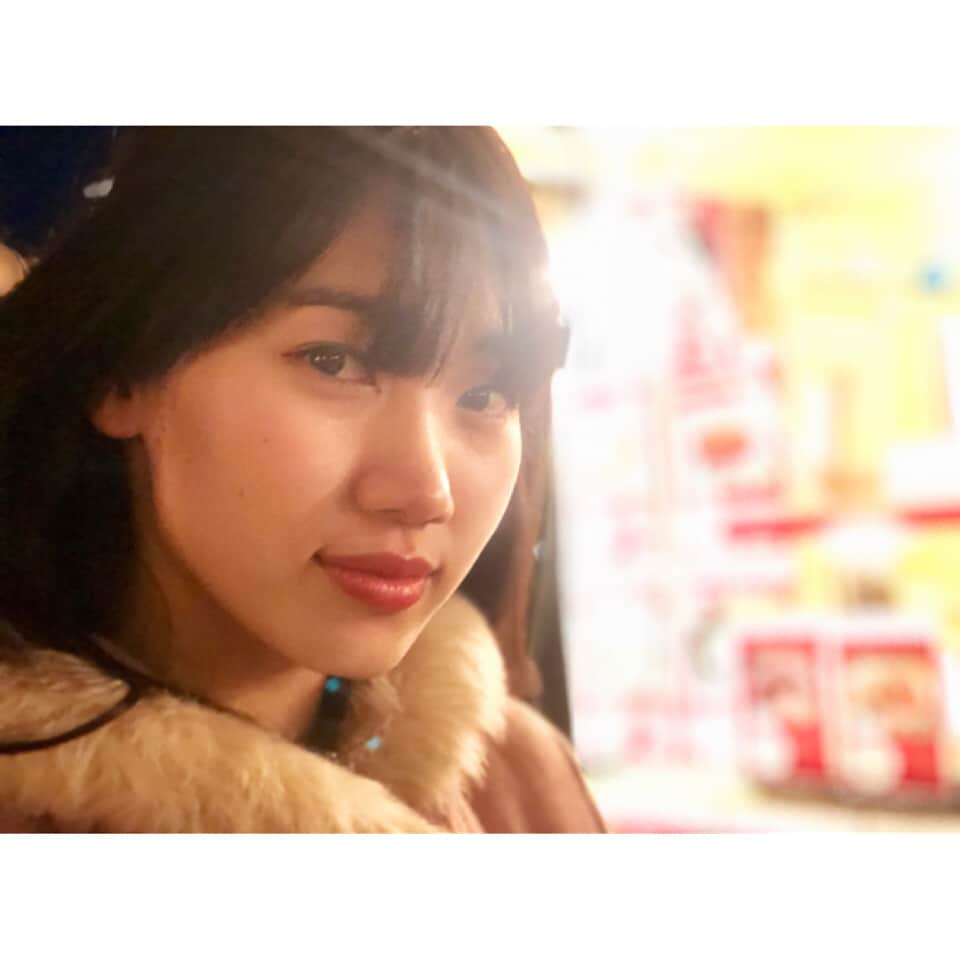 関根梓さんのインスタグラム写真 - (関根梓Instagram)「model  by akari ・ ・ 横浜赤レンガ倉庫のイルミネーションに 照らされる佐保明梨は、とても綺麗で 儚い表情をしてくれて 大人になったな〜と思いきや、最後の 笑顔でずきゅん。 ・ ・ やっぱり、私は人を撮るのが好きだ🤚🏻♥️ ・ #instagram #camera #佐保明梨 #iphone8 #iphone8plus #iphoneshot #iphonepic #iphoneographer #ポートレート #ポートレート女子 #ポートレートモード #ポートレート部 #ポートレート写真」12月12日 2時17分 - sekine_azusa