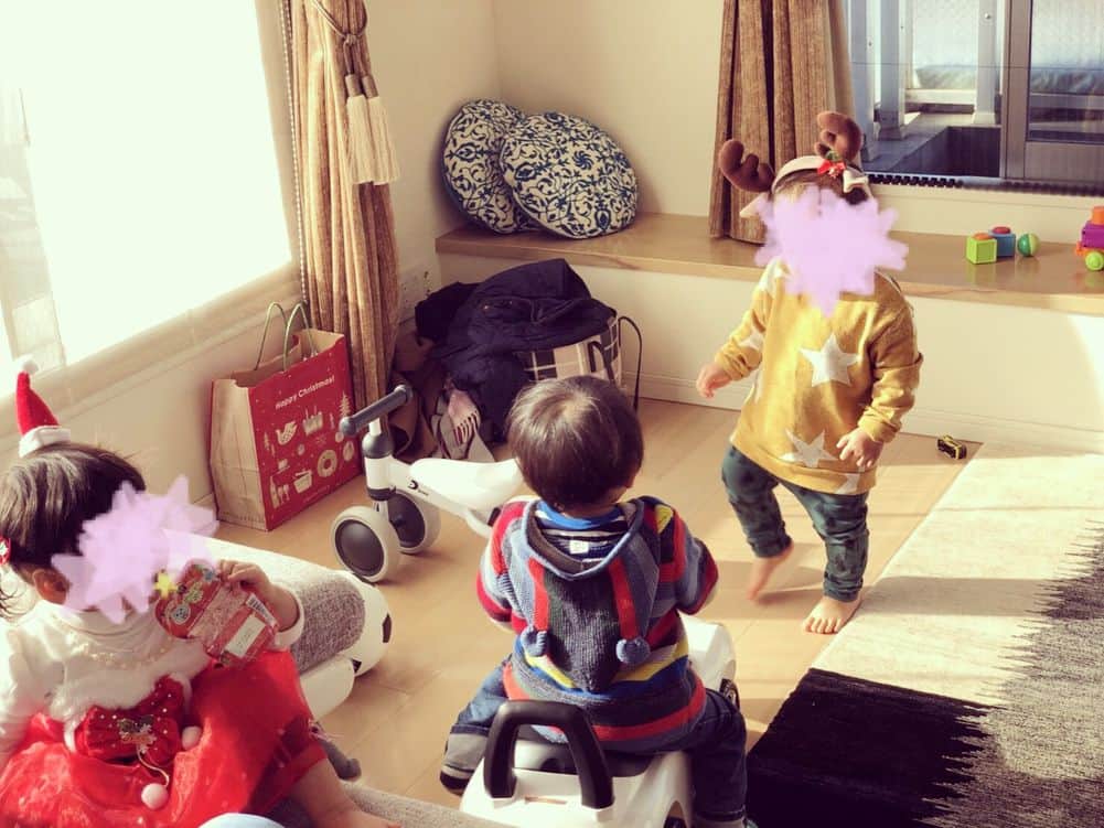 三宅智子さんのインスタグラム写真 - (三宅智子Instagram)「昨日のクリスマス会〜🎄子供達が会う度に成長してて、もう子供達だけで遊んでくれるので、ママ達はゆっくりお話&食事出来ました〜☆ #ママ会 #子供会 #クリスマス会」12月12日 10時07分 - tomoko1121m