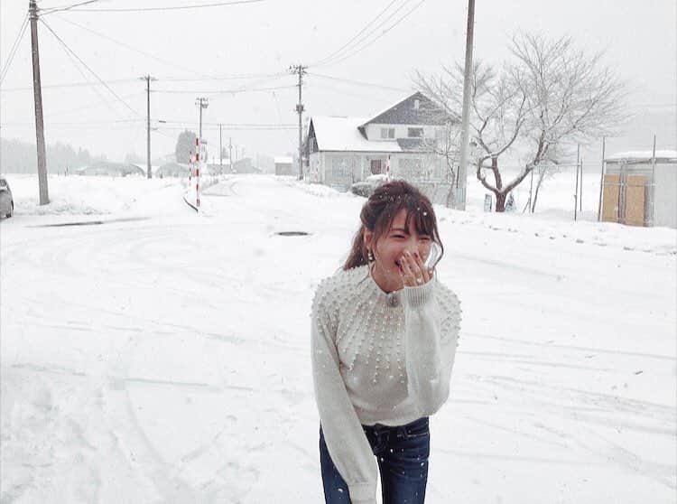 志田友美（ゆうみん）のインスタグラム：「eimy..💋 . 大好きなeimy♡ . #ootd #winterfashion #eimyistoire  #eimy #eimyistoire_official」