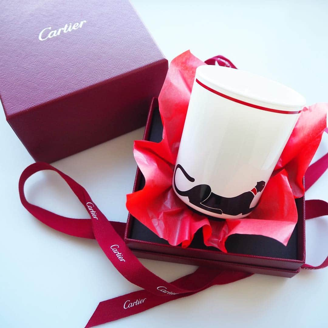 冨張愛さんのインスタグラム写真 - (冨張愛Instagram)「* @cartier 様から頂いた、キャンドル...🕯❤️ 1人でボーっとする至福の時のお供に✨ * #cartier #cartierredbox #wintertale #candle #カルティエ #カルティエ六本木ヒルズ #クリスマス #キャンドル」12月12日 20時03分 - megumitomihari