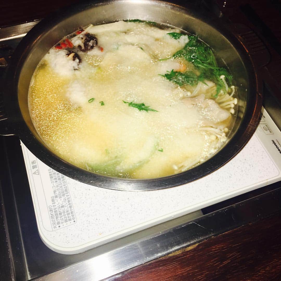 のインスタグラム：「今日はとろろ鍋( ◠‿◠ )最高  #福岡#博多#天神#坐離宮#とろろ鍋」