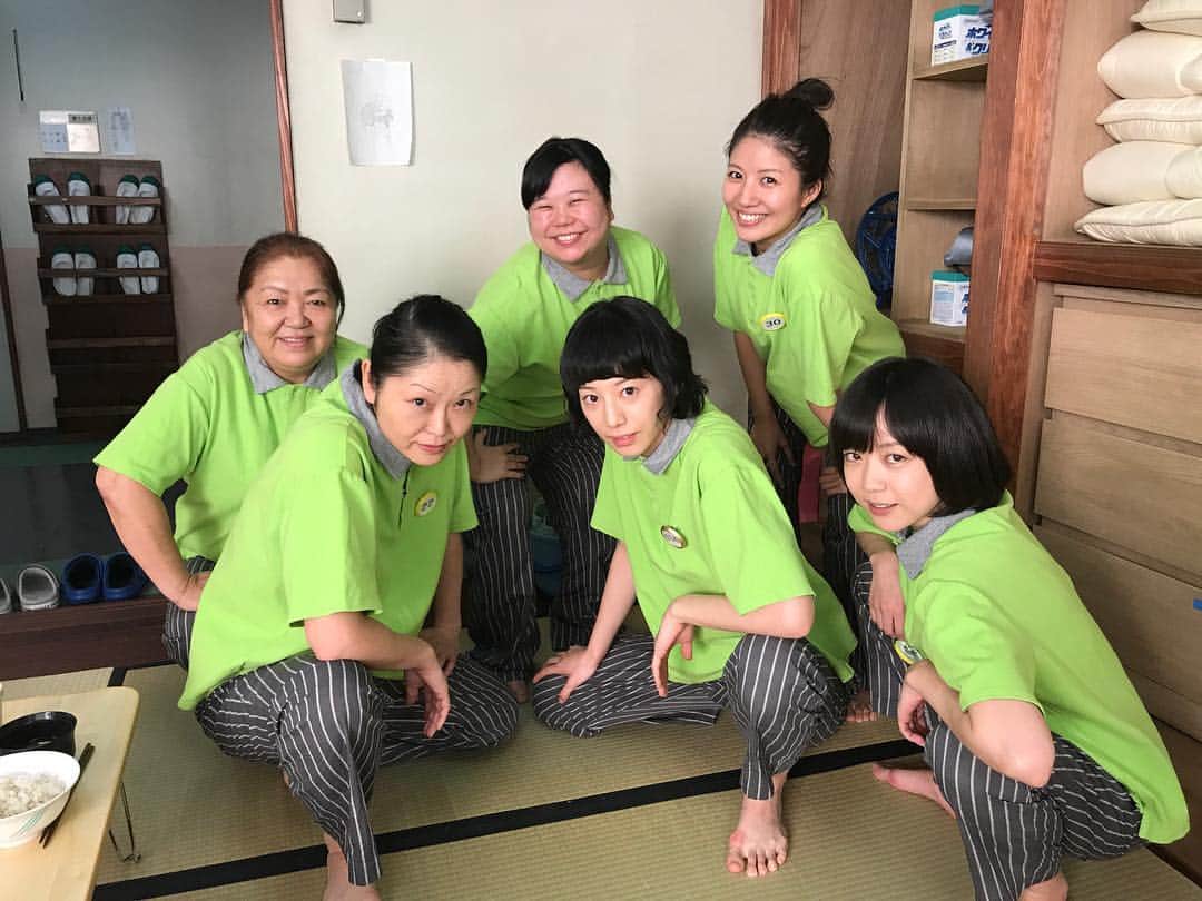 TBS「監獄のお姫さま」のインスタグラム：「第9話いかがでしたか？ 最終話どんな展開か来週が待ち遠しいですね！ 見逃してしまった方はTVerで無料配信中です！ ぜひ見てください！  #写真は新6号室のみんな #しのぶの新しいあだ名は #姫 #じゃなくて #アスパラでもなくて #アスパラブス #宮藤さんが夏帆ちゃん怒ってないか心配してました #夏帆ちゃんは笑ってました #みんな大爆笑でした #次回は最終回 #さみしい #けど、笑いあり涙あり #感動の渦 #絶対見逃しちゃダメだよ！」