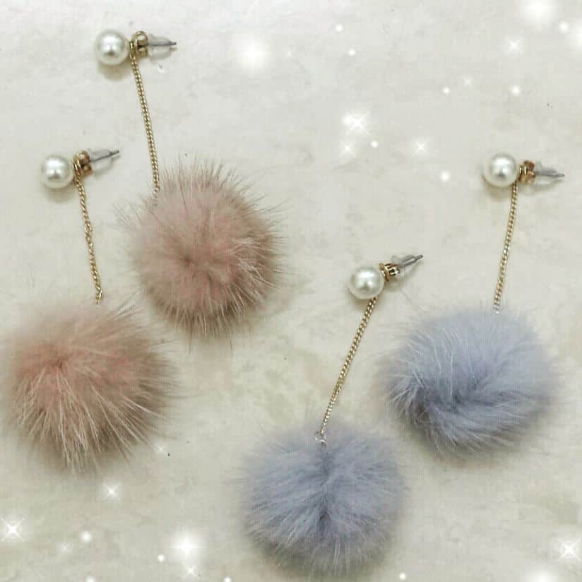 3COINS lN LUMINEさんのインスタグラム写真 - (3COINS lN LUMINEInstagram)「人気商品！  大宮店大人気のファーピアスとファーイヤリングのご紹介です✨  ピアス、イヤリング  各種￥300+tax  人気のファーアイテムは1つは持っておきたいですね👍  本日は新商品も入荷しておりますので、ぜひご来店お待ちしております♥  #3COINS  #3coins  #スリーコインズ #ルミネ大宮 #アクセサリー #人気商品 #ピアス #イヤリング #ファー」12月13日 14時24分 - 3coins.in.lumine