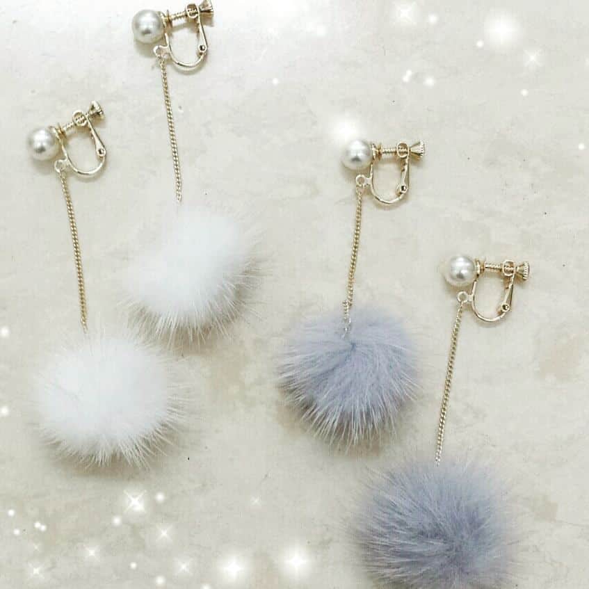 3COINS lN LUMINEさんのインスタグラム写真 - (3COINS lN LUMINEInstagram)「人気商品！  大宮店大人気のファーピアスとファーイヤリングのご紹介です✨  ピアス、イヤリング  各種￥300+tax  人気のファーアイテムは1つは持っておきたいですね👍  本日は新商品も入荷しておりますので、ぜひご来店お待ちしております♥  #3COINS  #3coins  #スリーコインズ #ルミネ大宮 #アクセサリー #人気商品 #ピアス #イヤリング #ファー」12月13日 14時24分 - 3coins.in.lumine