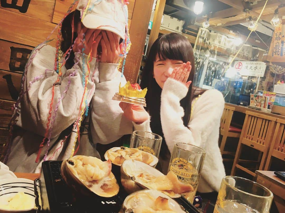 おのののかさんのインスタグラム写真 - (おのののかInstagram)「もえあずちゃんがサプライズ登場😭❤️感涙😭❤️❤️❤️ 桃ちゃんが呼んでくれてたの😭❤️❤️❤️ クラッカーのテープでぐるぐる巻きにされてるのうける。笑 ほんとみんな大好きありがとう〜！！！❤️」12月13日 23時03分 - ononono_ka