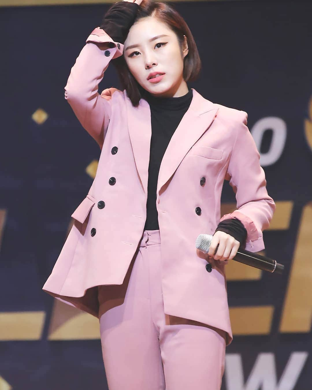 フィインのインスタグラム：「171213 kbo golden glove awards #wheein」