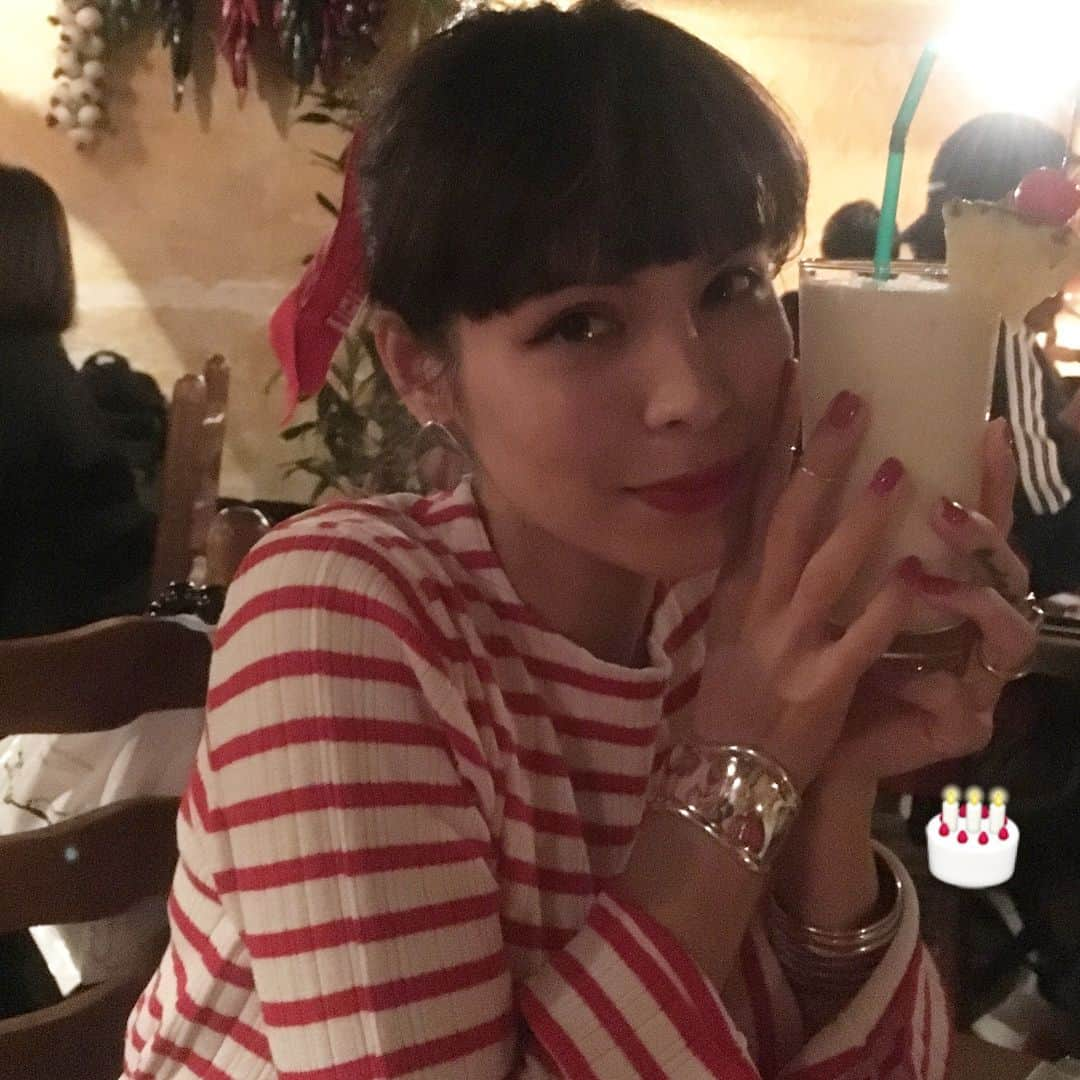 松居瑠里さんのインスタグラム写真 - (松居瑠里Instagram)「ハッピーハッピーバースデーサラ🌹👯🎂」12月14日 23時28分 - rurimatsui