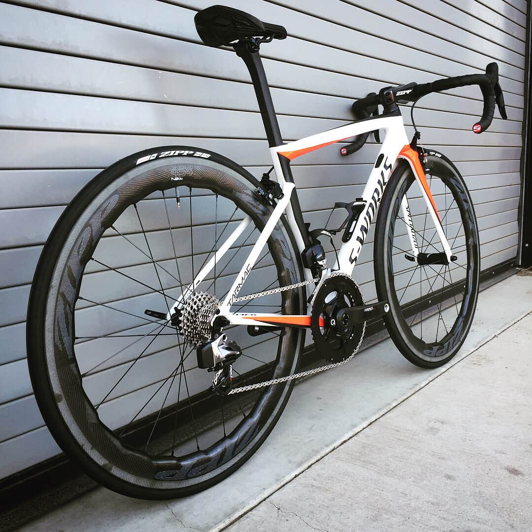 Zipp Speed Weaponryさんのインスタグラム写真 - (Zipp Speed WeaponryInstagram)「MotoGP racer @calcrutchlow has a new bike — #ZippSpeed 454 NSWs with @SRAMRoad #eTap on a @iamspecialized S-Works Tarmac. He’s among the many motorsports athletes who ride bikes to stay fit (and have fun). #motogp」12月14日 23時53分 - zippspeed