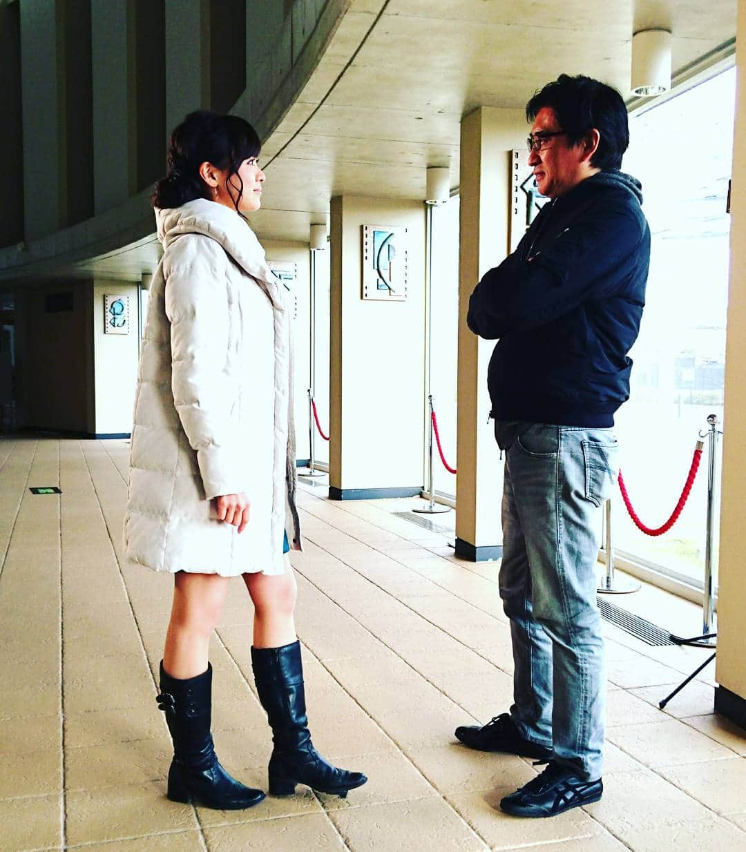 藤岡幸夫のインスタグラム：「エンターザミュージックのロケ先で事情により急遽、相棒の繁田美貴アナウンサーと放送で使う怪しい動画を撮ることに…(^^;」